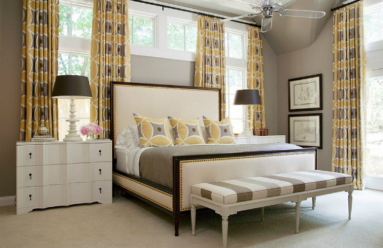 Елегантни спални в сиво и жълто