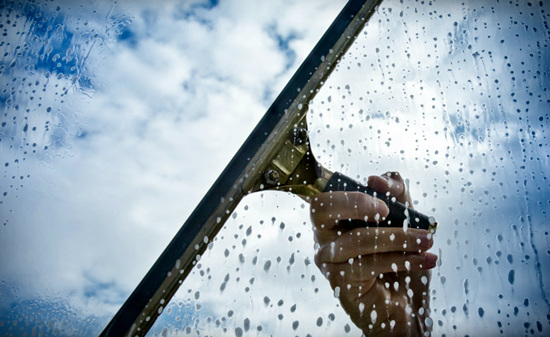 Как да чистим прозорци като професионалисти