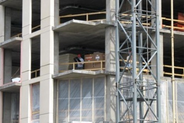 Жилищата в строеж в центъра на София с 15 на сто надолу