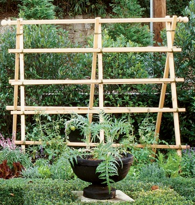 Лесна дървена решетка за увивни растения