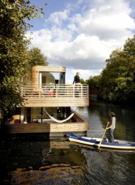 Модерна къща-лодка
