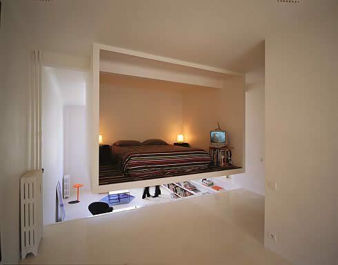 Малък апартамент с висяща спалня