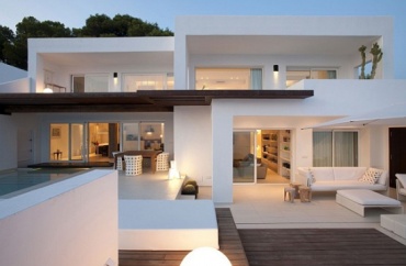 Луксозна къща с минималистичен дизайн