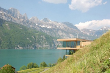 10 къщи с изглед към езера