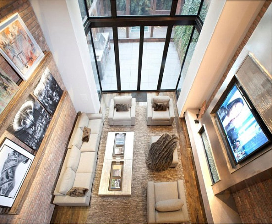 Просторен дом в Ню Йорк добавящ модерен стил към традиционния интериор