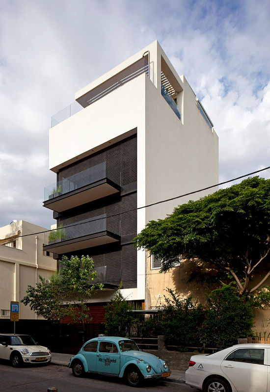 Съвременно жилище в Тел Авив с басейн на последния етаж