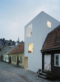 Модерна архитектура на тиха шведска уличка