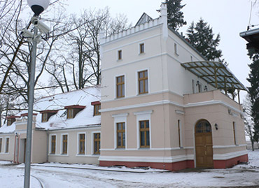 Приложение на Icopal Carport Wood - козирка на сграда