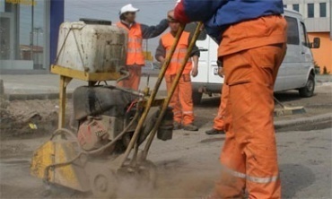 Дефектният асфалт от ''Тракия'' ще бъде дарен за общински пътища
